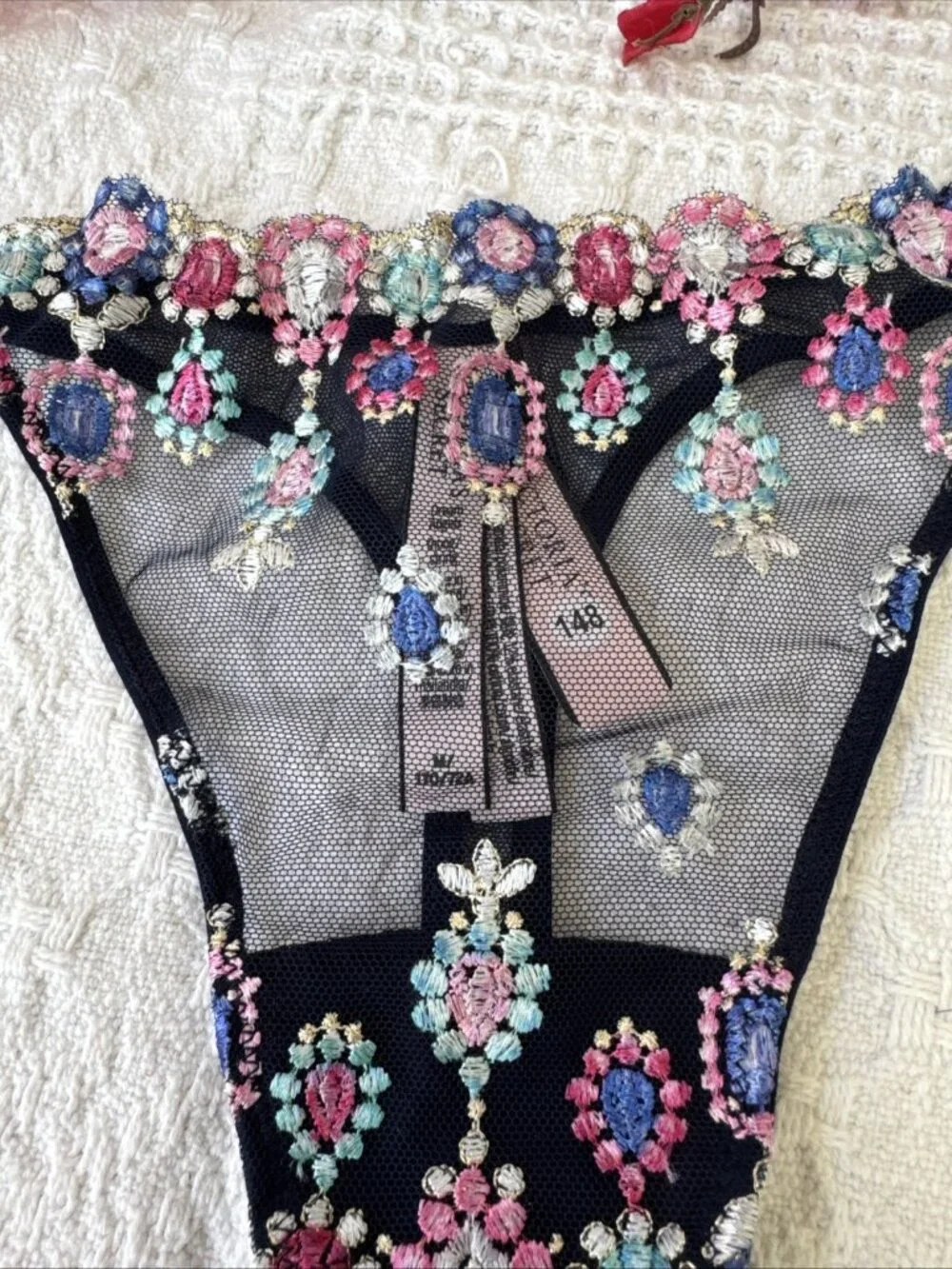 VICTORIA'S SECRET COLLECTORS M DREAM ANGELS EMBROIDERED LACE THONG PANTIES NWT